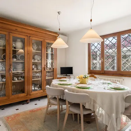 Villa Le Fontanelle In Dei Marmi With Ac