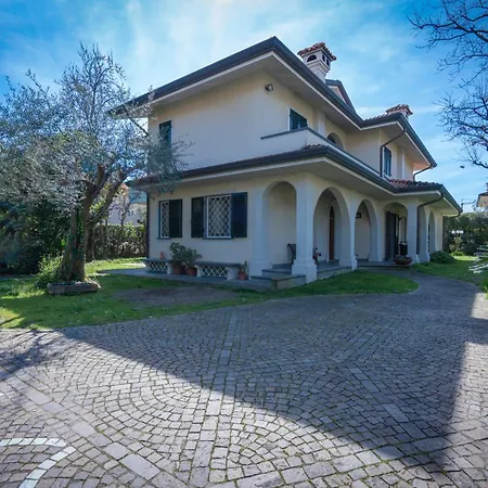Le Fontanelle In Dei Marmi With Ac * Forte dei Marmi