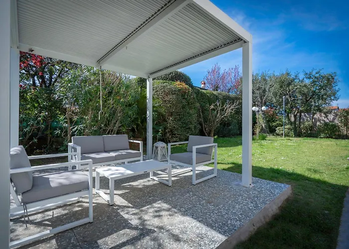 Villa Le Fontanelle In Dei Marmi With Ac Forte dei Marmi