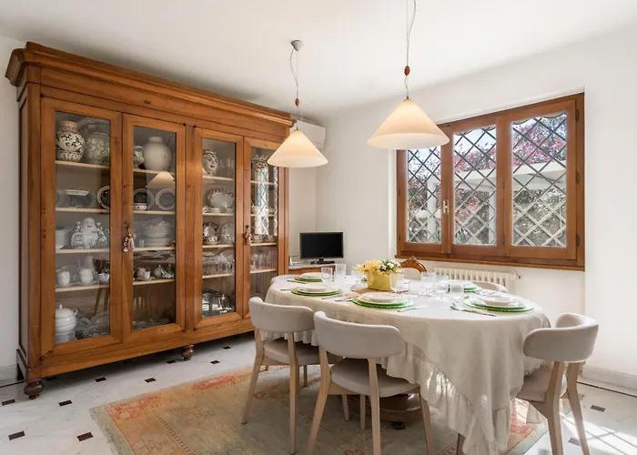 Villa Le Fontanelle In Dei Marmi With Ac