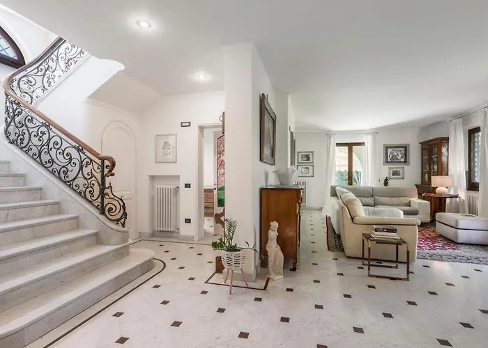 Villa Le Fontanelle In Dei Marmi With Ac